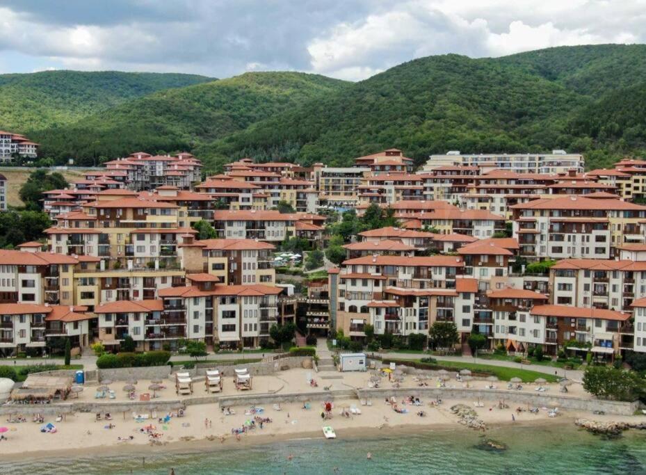 ния, райска градина / Garden Of Eden Apartament Sveti Vlas