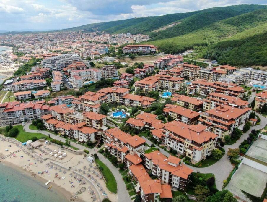 Apartament ния, райска градина / Garden Of Eden