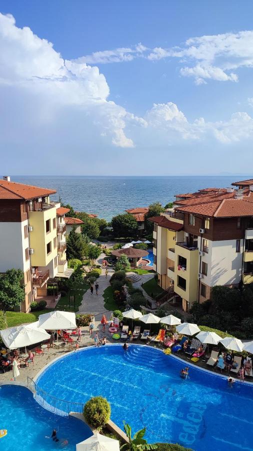Apartament ния, райска градина / Garden Of Eden