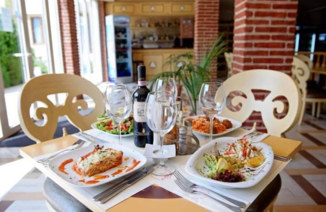 Apartament ния, райска градина / Garden Of Eden