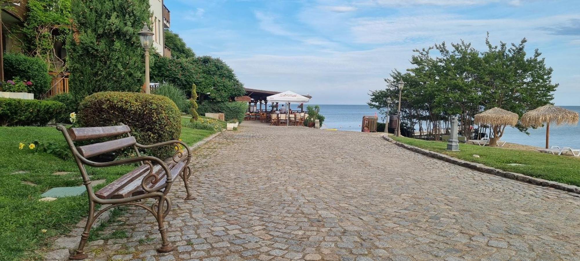 ния, райска градина / Garden Of Eden Apartament Sveti Vlas